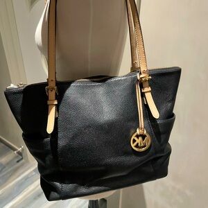 Michael Kors Outlet leather